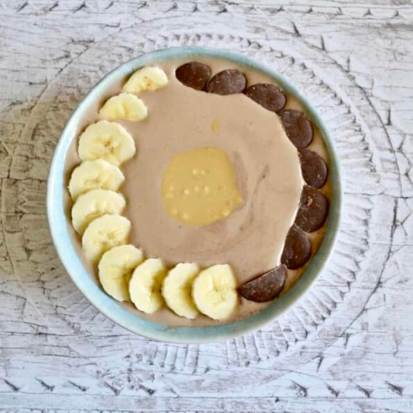 peanut butter cup smoothie bowl