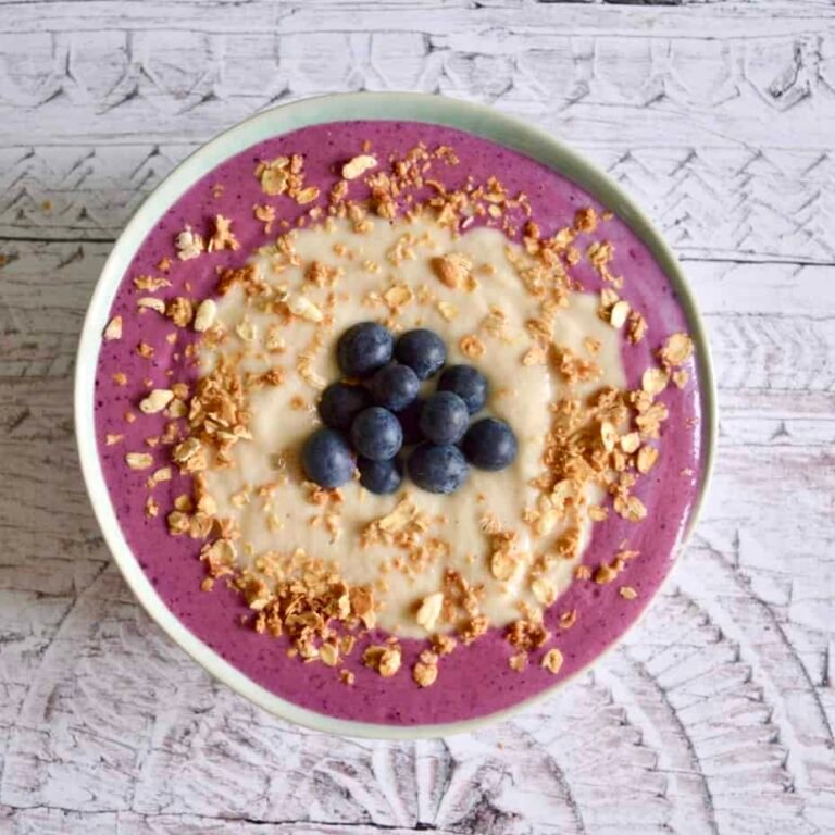 pear blueberry smoothie bowl