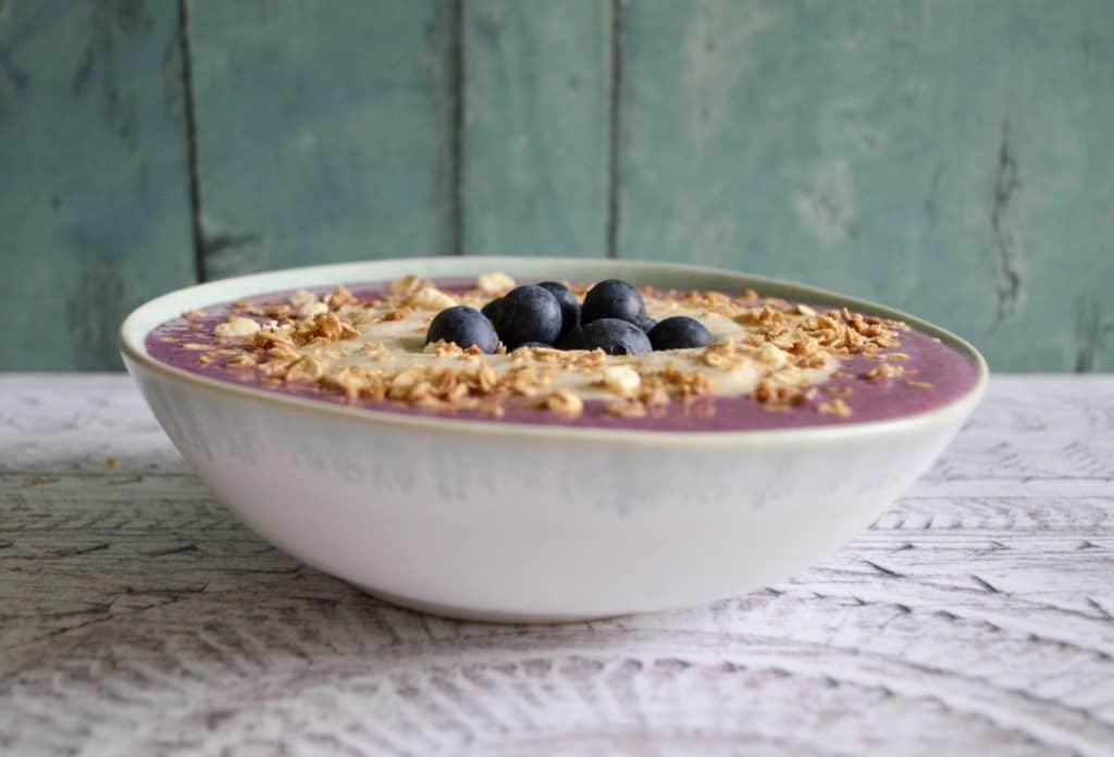 pear blueberry smoothie bowl
