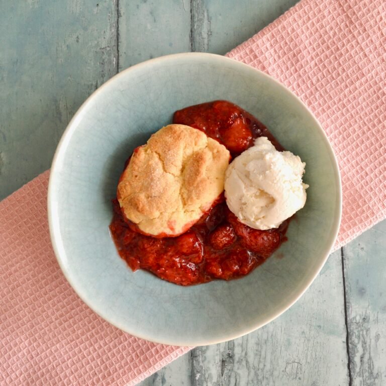 strawberry shortcake cobbler