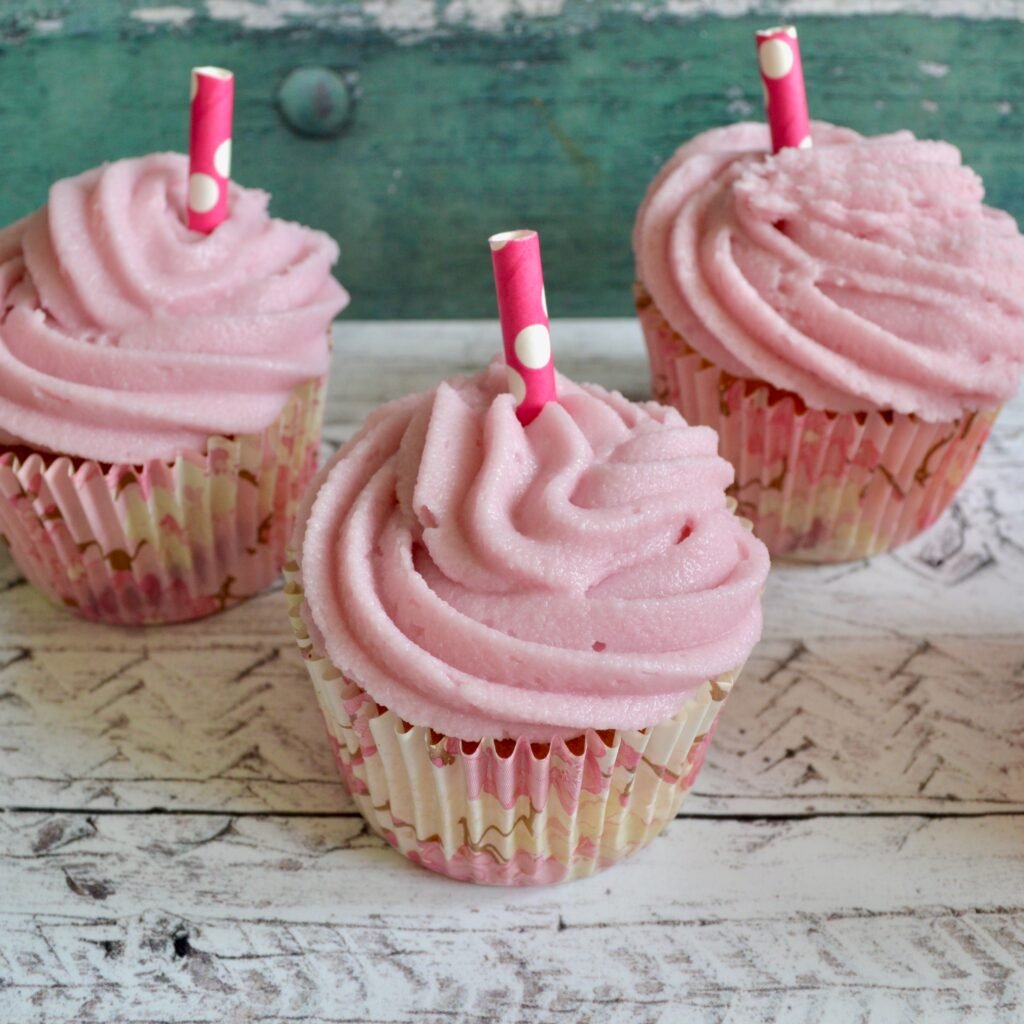 strawberry milkshake cupcakes