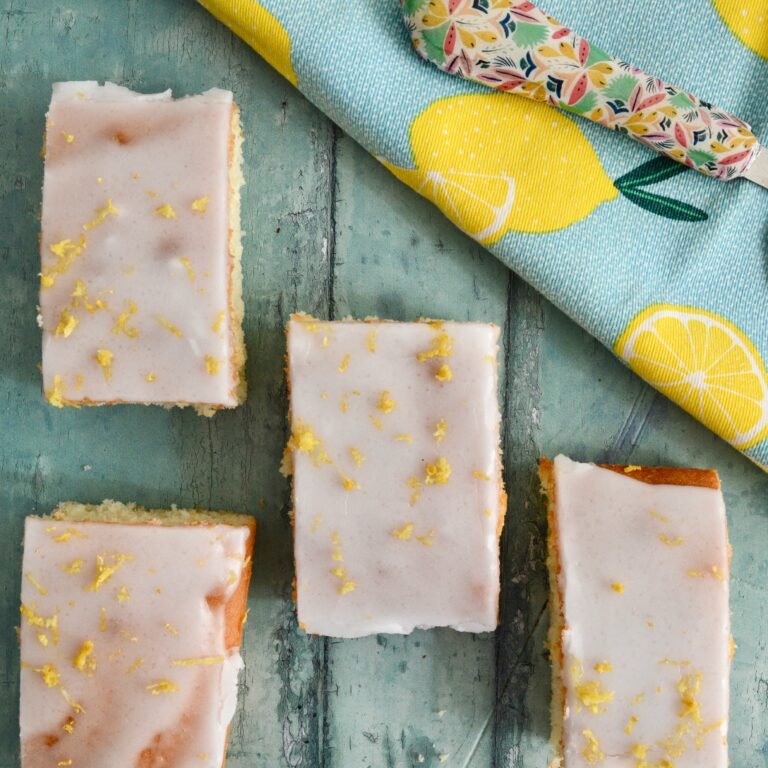 lemon drizzle traybake