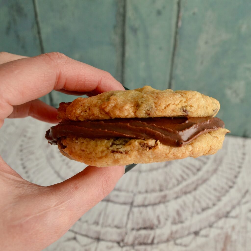 chocolate chip sandwich cookies